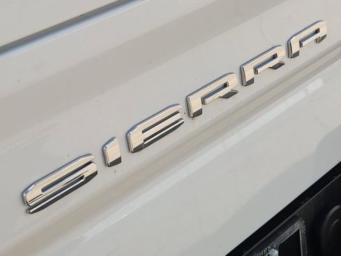 Used 2024 GMC Sierra 1500 Elevation image 12