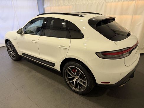 Certified 2023 Porsche Macan S image 3