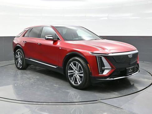 New 2026 Cadillac Lyriq Luxury image 1