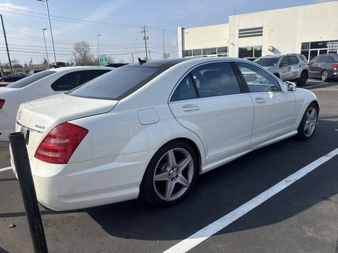 Used 2011 Mercedes-Benz S 550 4MATIC image 3