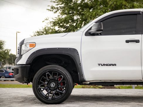 Used 2017 Toyota Tundra SR5 image 8