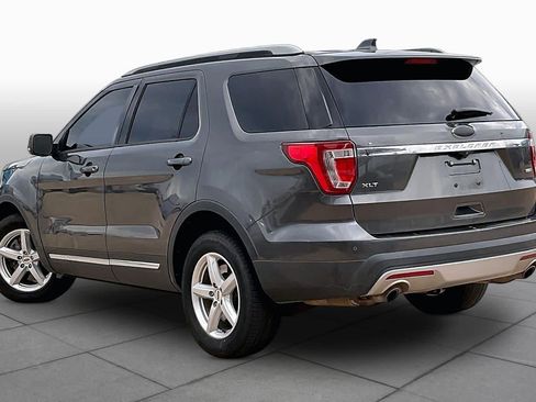Used 2016 Ford Explorer XLT w/ Equipment Group 202A AWD/4WD image 12