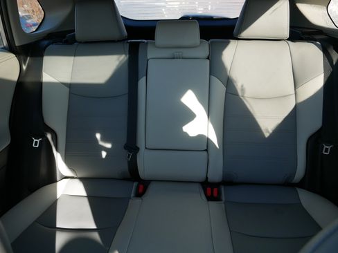 Used 2019 Toyota RAV4 Limited image 13