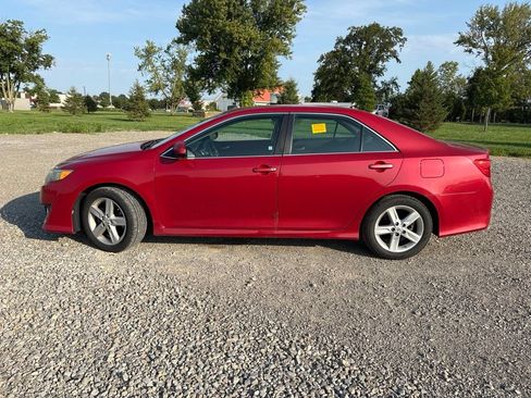 Used 2014 Toyota Camry SE FWD image 6