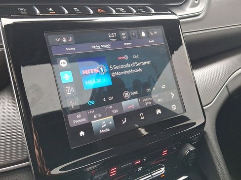 Used 2023 Jeep Grand Cherokee Altitude image 27