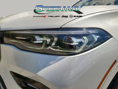 Used 2021 BMW X7 xDrive40i w/ M Sport Package AWD/4WD image 5