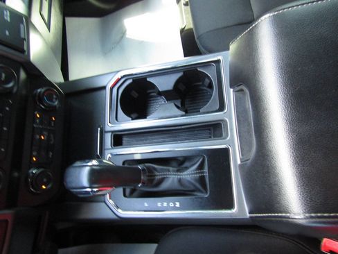 Used 2020 Ford F150 XLT w/ Equipment Group 302A Luxury AWD/4WD image 15