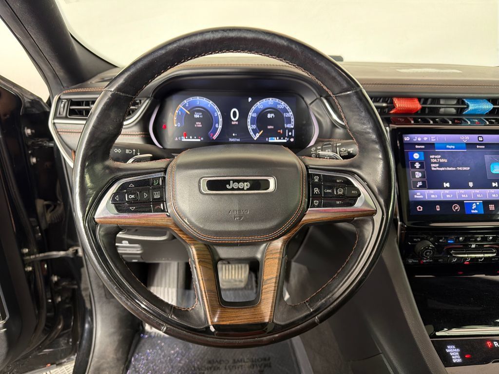 Used 2021 Jeep Grand Cherokee L Summit w/ Luxury Tech Group V AWD/4WD image 13