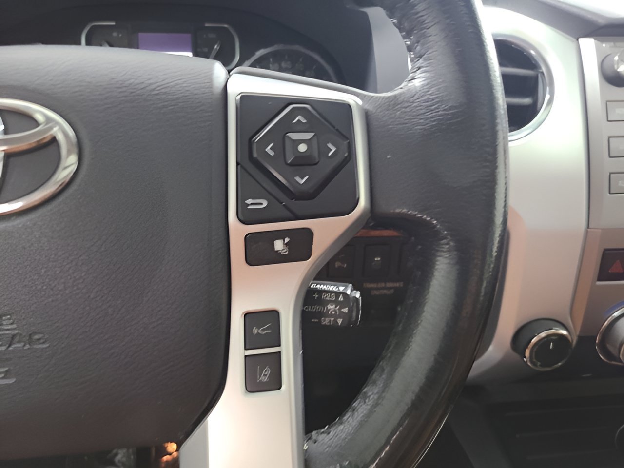 Used 2018 Toyota Tundra 1794 Edition AWD/4WD image 28