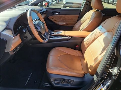 Used 2020 Toyota Avalon Limited image 18