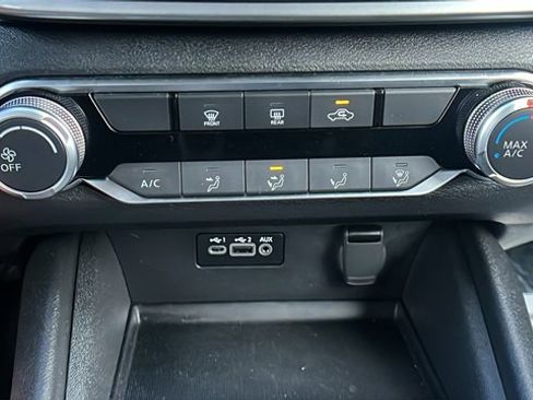 Used 2025 Nissan Altima 2.5 SV image 25