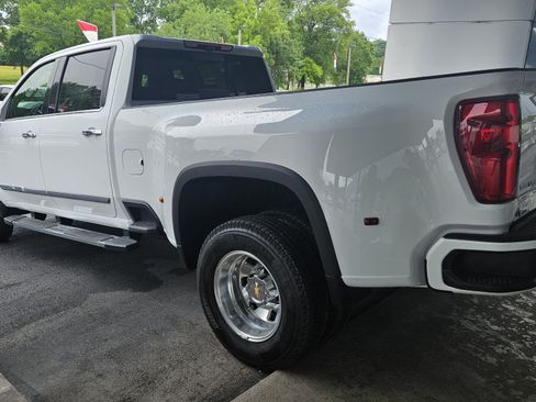 New 2026 Chevrolet Silverado 3500 High Country w/ Technology Package AWD/4WD image 6