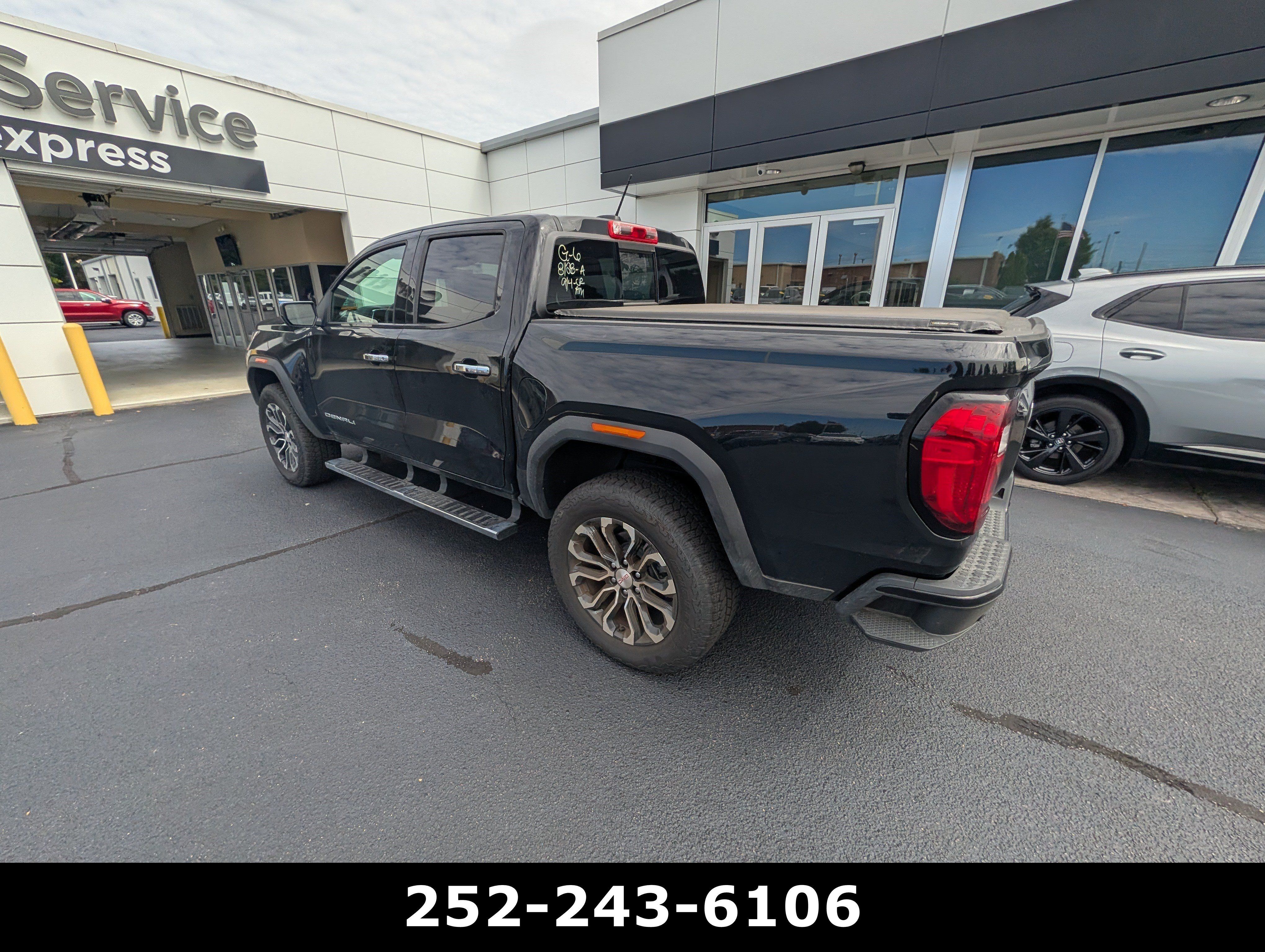 Used 2026 GMC Canyon Denali AWD/4WD image 11