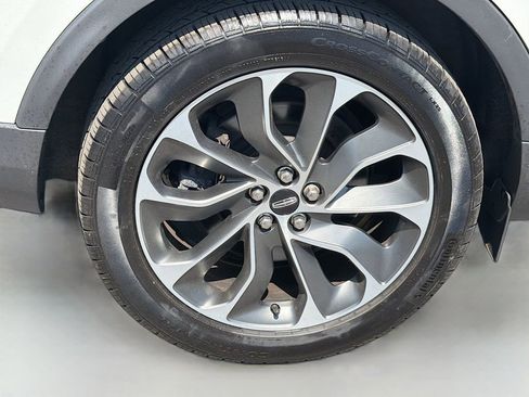 Used 2021 Lincoln Nautilus Reserve w/ Equipment Group 201A AWD/4WD image 10