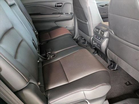 Certified 2024 Honda Passport Black Edition image 20