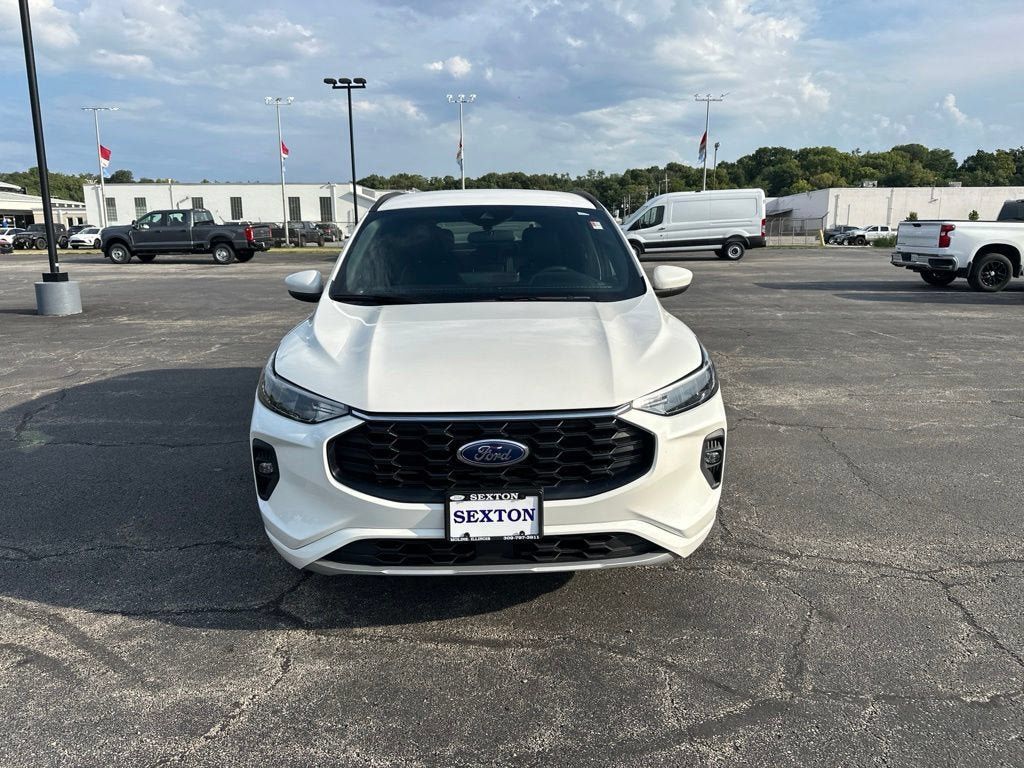 Certified 2024 Ford Escape ST-Line Select w/ Tech Pack #1 AWD/4WD image 2