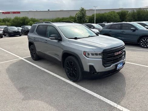 Used 2023 GMC Acadia SLT w/ Elevation Edition FWD image 7
