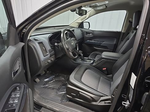 Used 2022 Chevrolet Colorado Z71 image 28