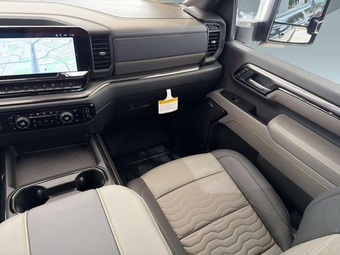 Certified 2026 Chevrolet Silverado 2500 ZR2 AWD/4WD image 29
