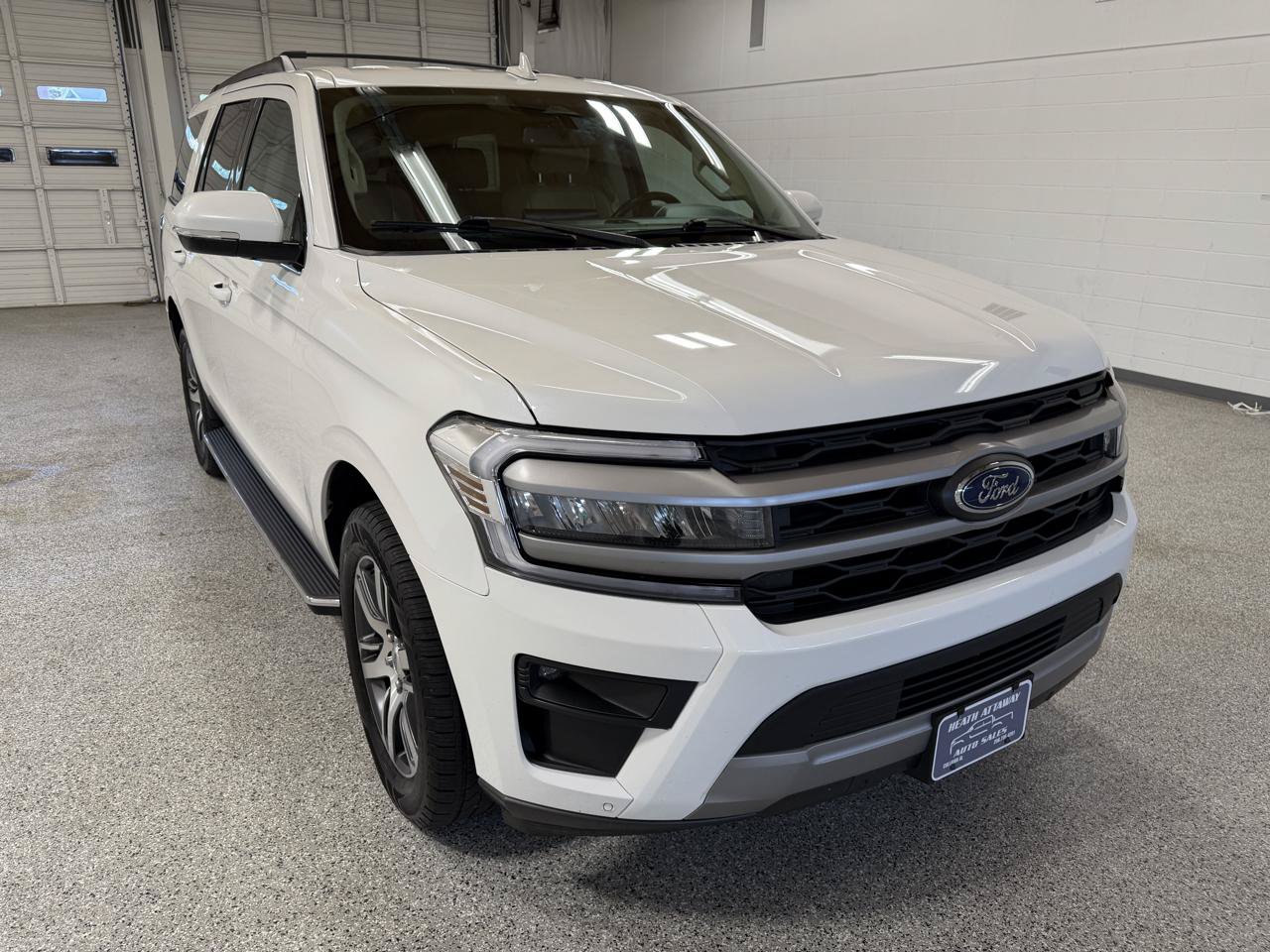 Used 2022 Ford Expedition XLT RWD image 4