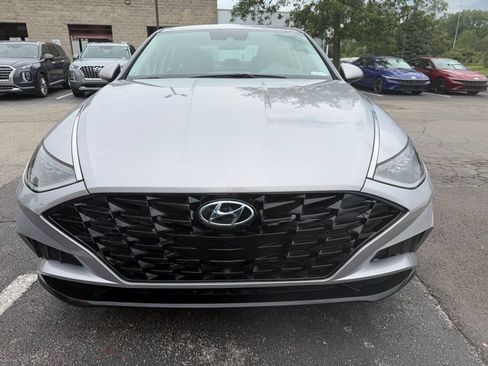 Used 2023 Hyundai Sonata SEL FWD image 2