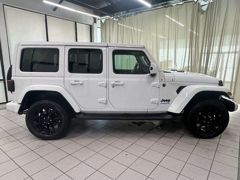 Used 2021 Jeep Wrangler Unlimited Sahara image 3