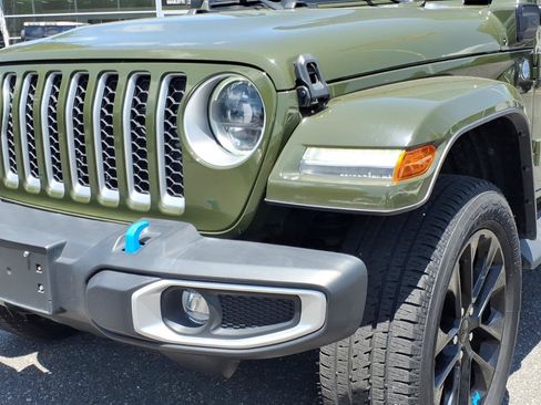 Used 2023 Jeep Wrangler Unlimited Sahara w/ Cold Weather Group AWD/4WD image 17