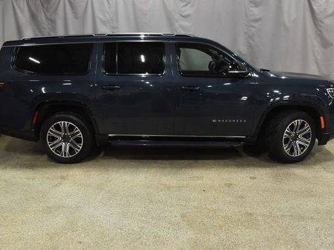 Certified 2024 Jeep Wagoneer L Series II w/ Flexible Seating Group image 3