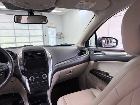 Used 2018 Lincoln MKC Premiere FWD image 27