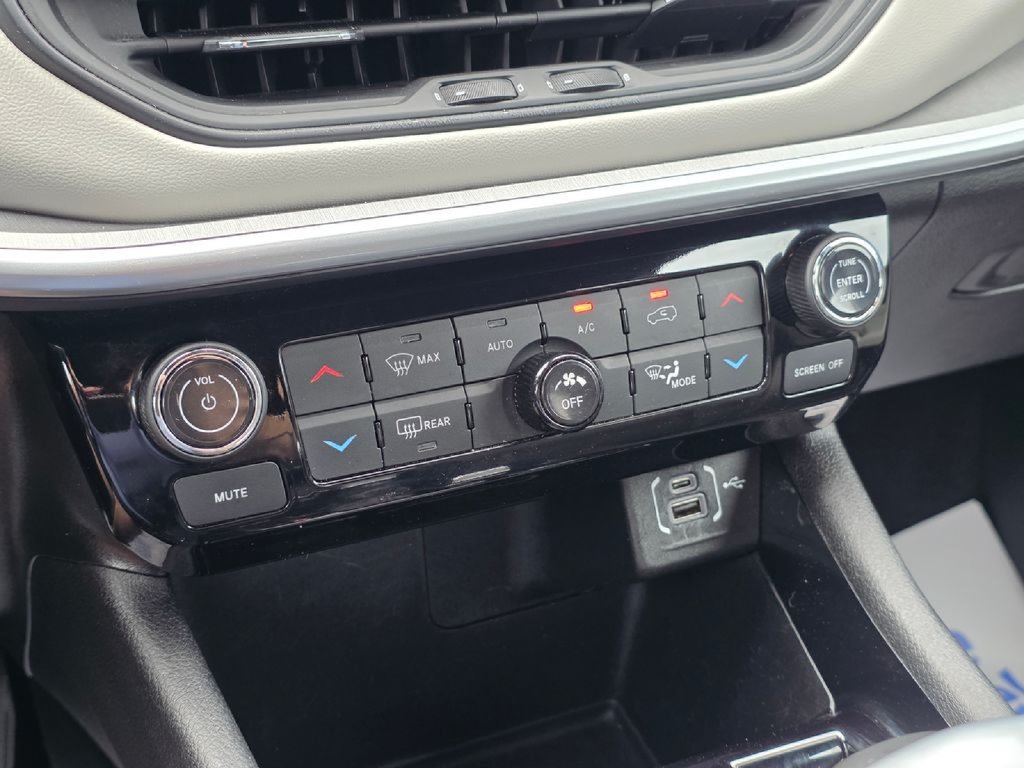 Used 2025 Jeep Compass Limited AWD/4WD image 43