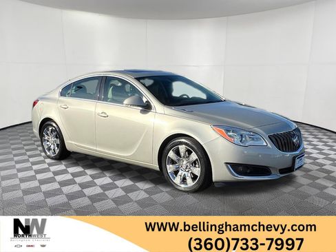 Used 2016 Buick Regal image 1