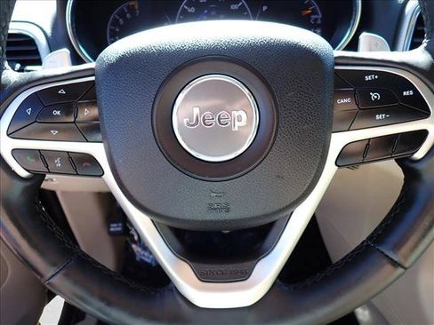Used 2017 Jeep Grand Cherokee Limited w/ Luxury Group II AWD/4WD image 19