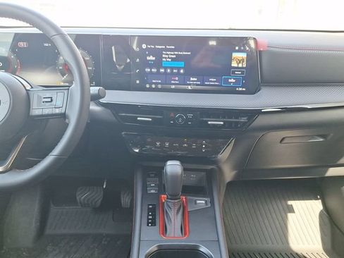 New 2026 Nissan Kicks SR AWD/4WD image 17