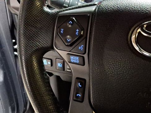 Used 2022 Toyota Tacoma TRD Off-Road w/ Technology Package image 20