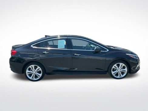 Used 2017 Chevrolet Cruze Premier FWD image 15
