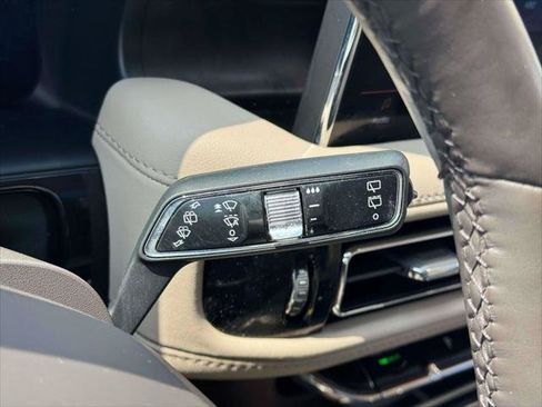 Used 2022 Lincoln Nautilus Reserve AWD/4WD image 27