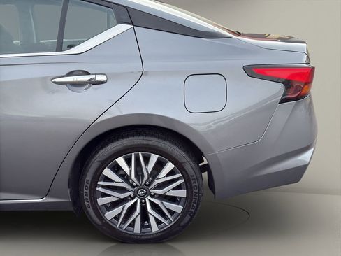 Used 2023 Nissan Altima 2.5 SV image 22