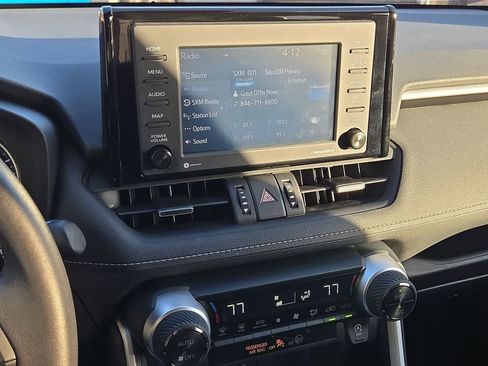 Used 2022 Toyota RAV4 XLE Premium image 23