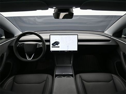 Used 2025 Tesla Model 3 image 18