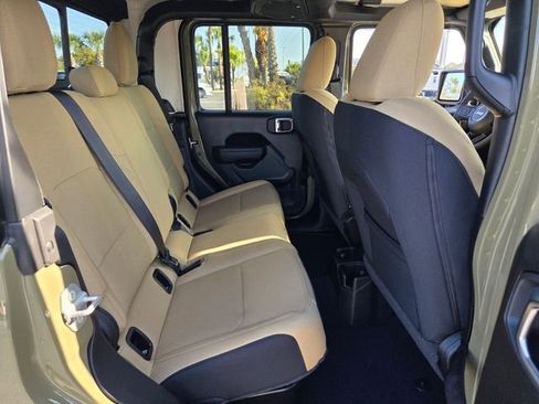 New 2026 Jeep Gladiator Willys AWD/4WD image 18
