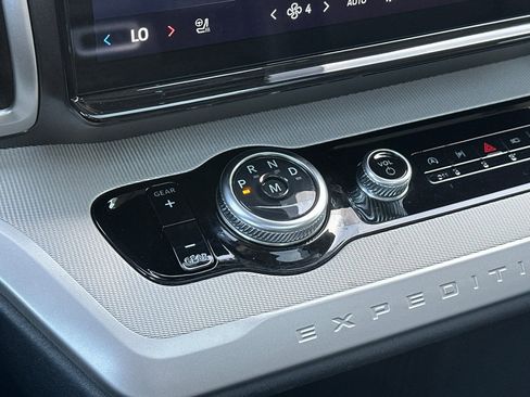 Used 2025 Ford Expedition Active image 23