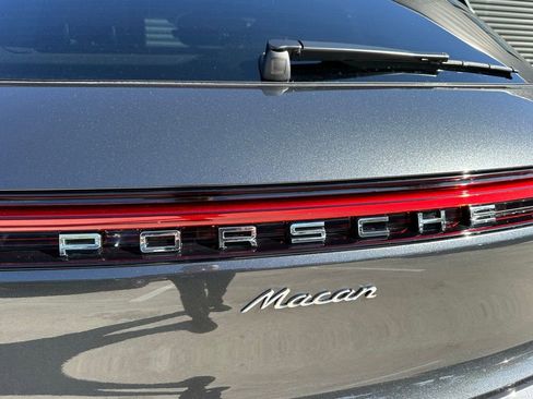 Used 2026 Porsche Macan AWD/4WD image 12