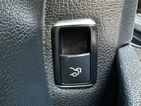 Used 2014 Mercedes-Benz E 350 4MATIC Sedan image 46