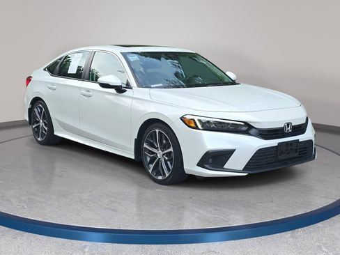 Used 2024 Honda Civic Touring image 3