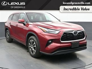 Used 2021 Toyota Highlander XLE video 2