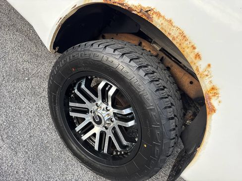 Used 2008 Nissan Titan SE image 12