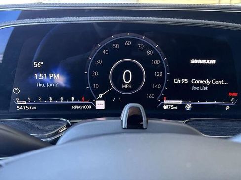 Certified 2022 Cadillac Escalade Premium Luxury AWD/4WD image 11