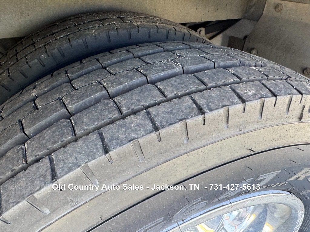 Used 2012 Ford F550 2WD Regular Cab Super Duty w/ Payload Upgrade Pkg image 63