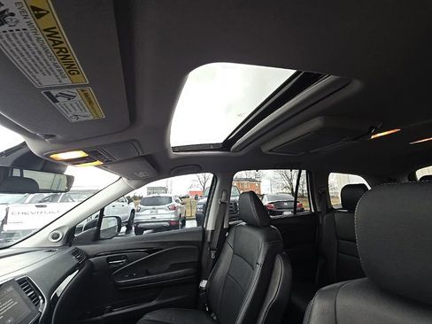 Used 2019 Honda Pilot Touring image 15