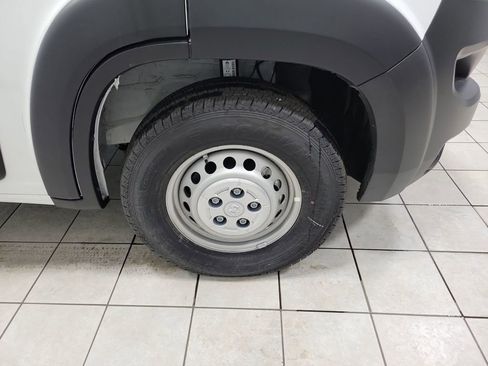 Used 2024 RAM ProMaster 2500 image 28